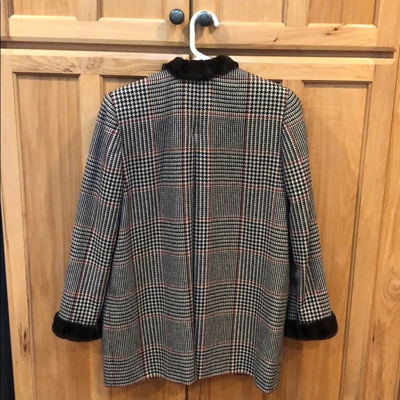 Miss Valentino swing coat. Mink trim. - Picture 5 of 7